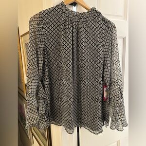 NWT Vince Camuto top